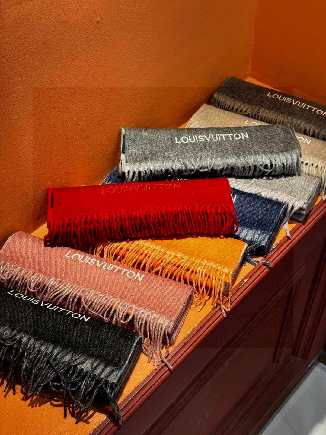 LV SCARF 180 CM IN CASHMERE 730574