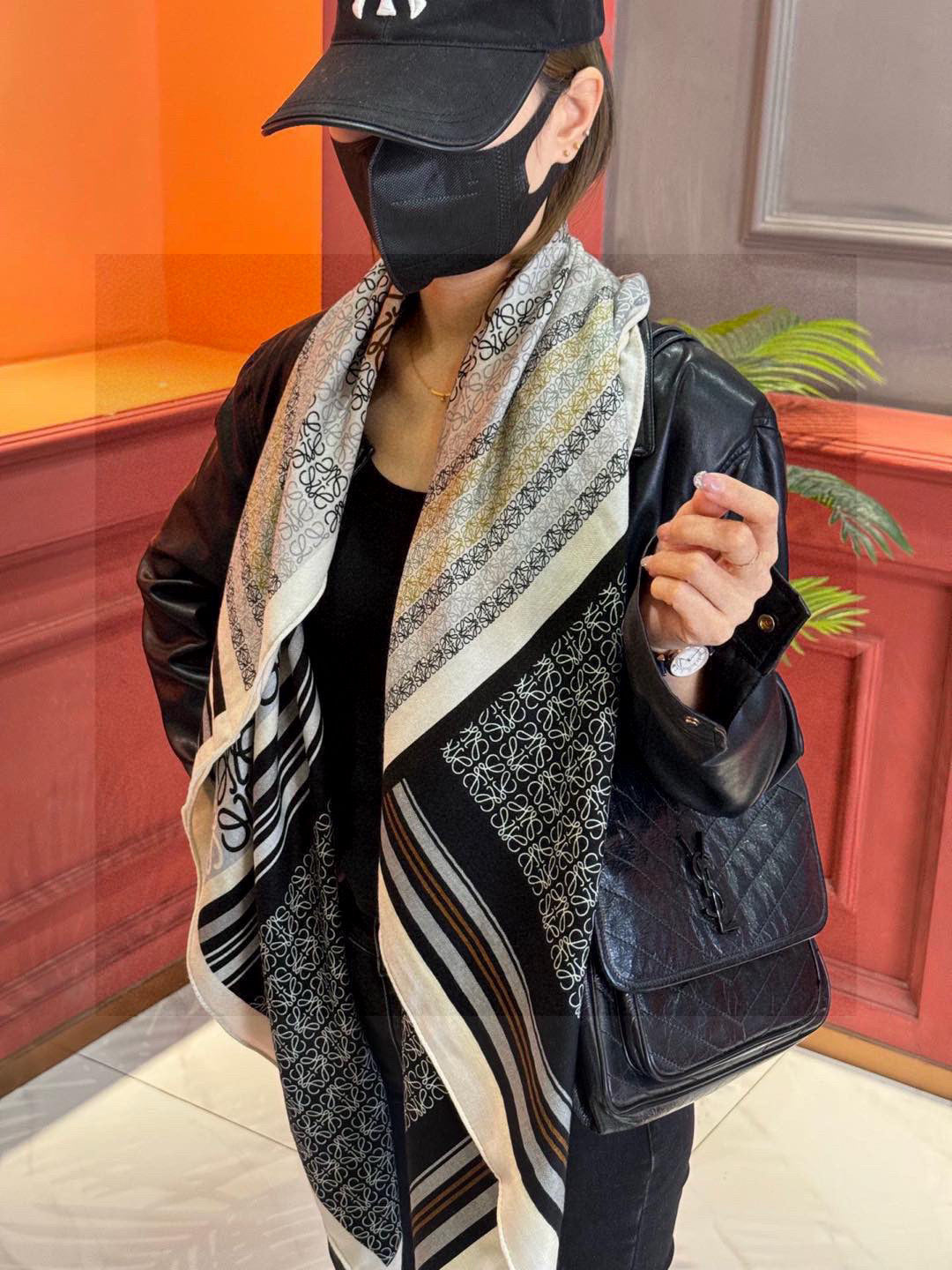 LOEWE 25S SCARF 140 IN CASHMERE SILK 738548