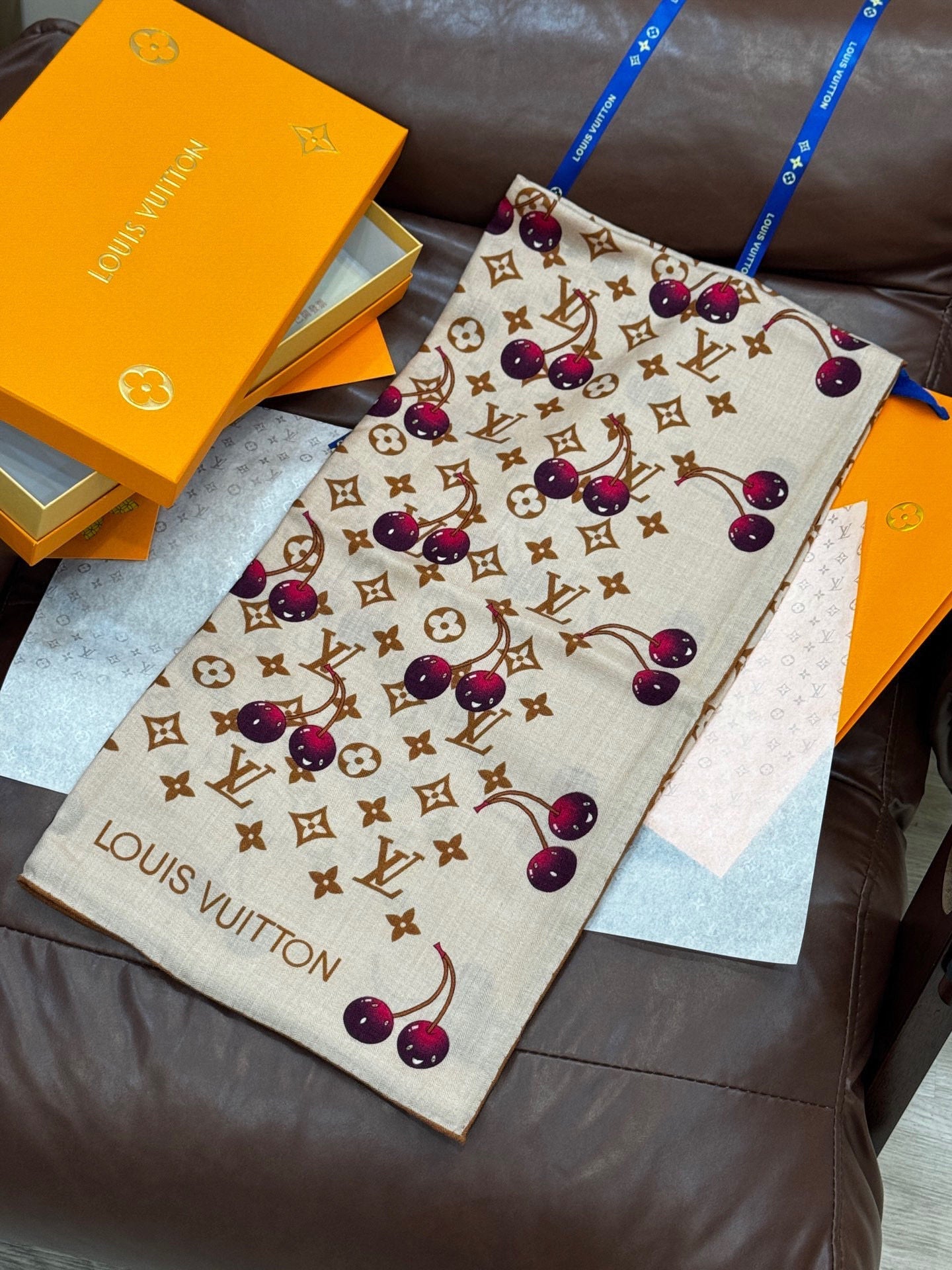 LV SCARF 140 CM IN WOOL MIX SILK 737263