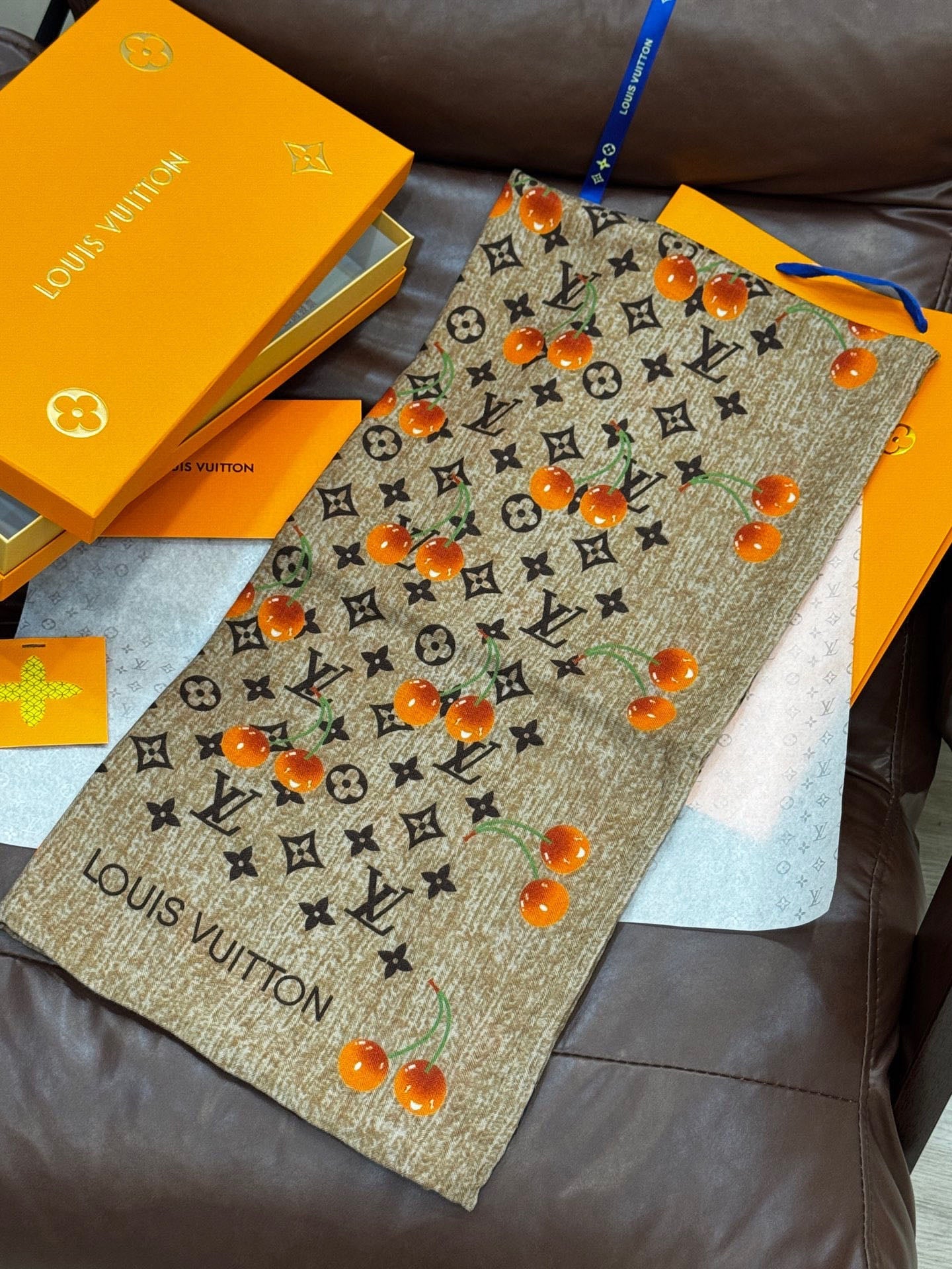 LV SCARF 140 CM IN WOOL MIX SILK 737264