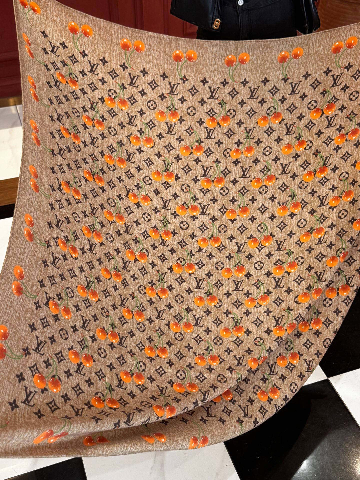 LV SCARF 140 CM IN WOOL MIX SILK 737264