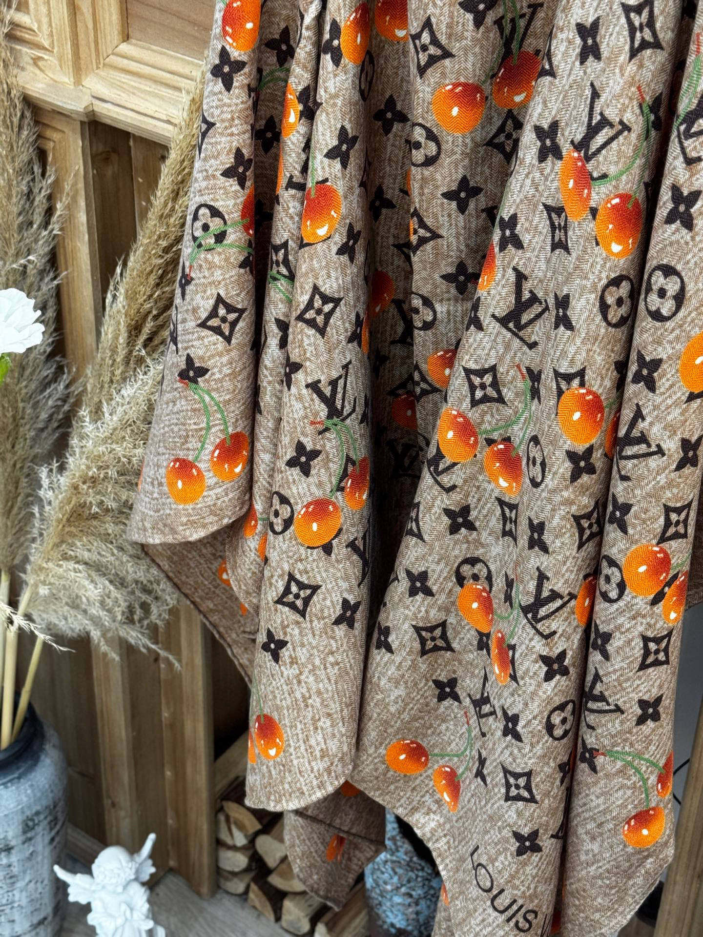 LV SCARF 140 CM IN WOOL MIX SILK 737264