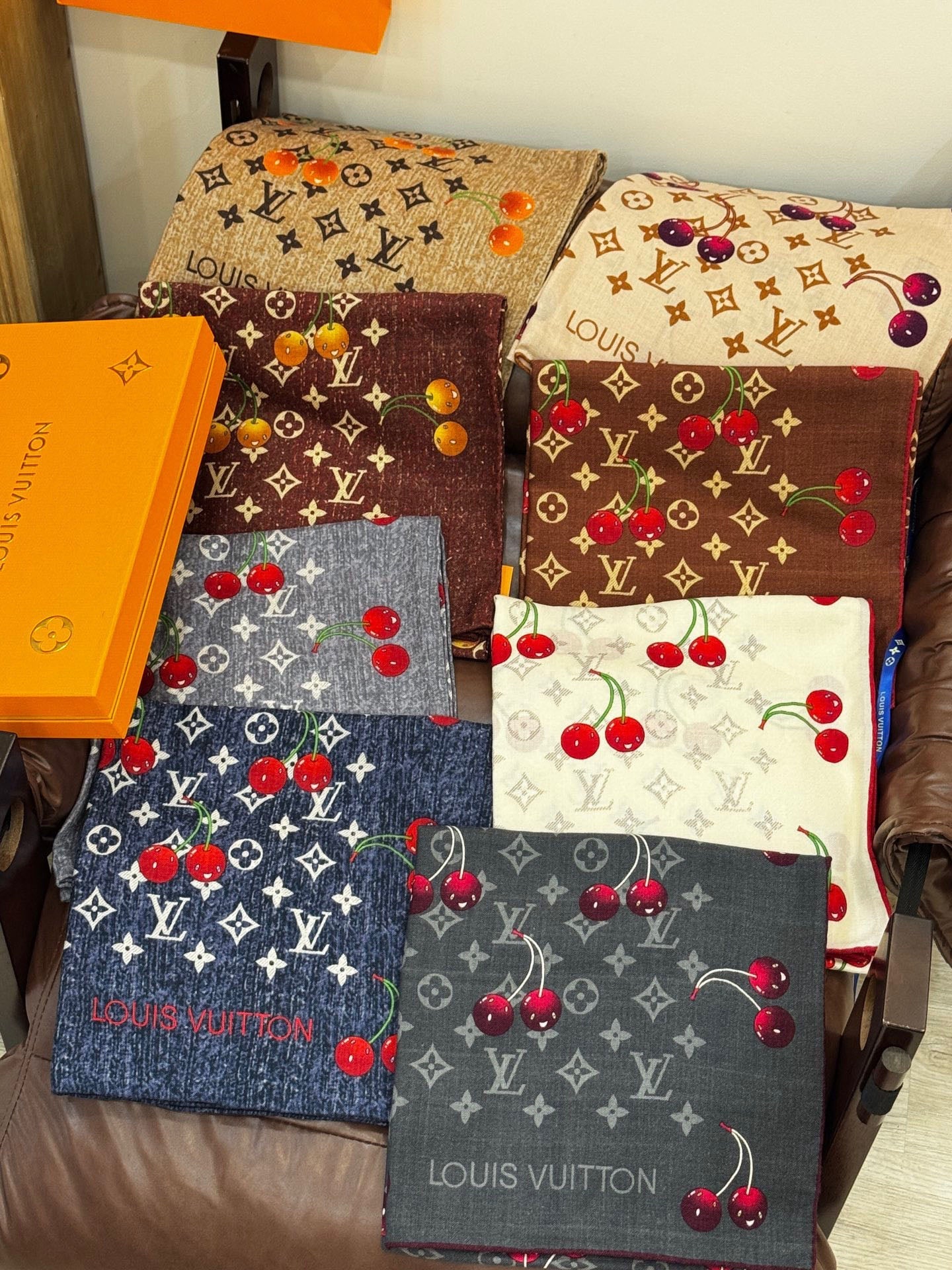 LV SCARF 140 CM IN SILK-CASHMERE BLEND 737270