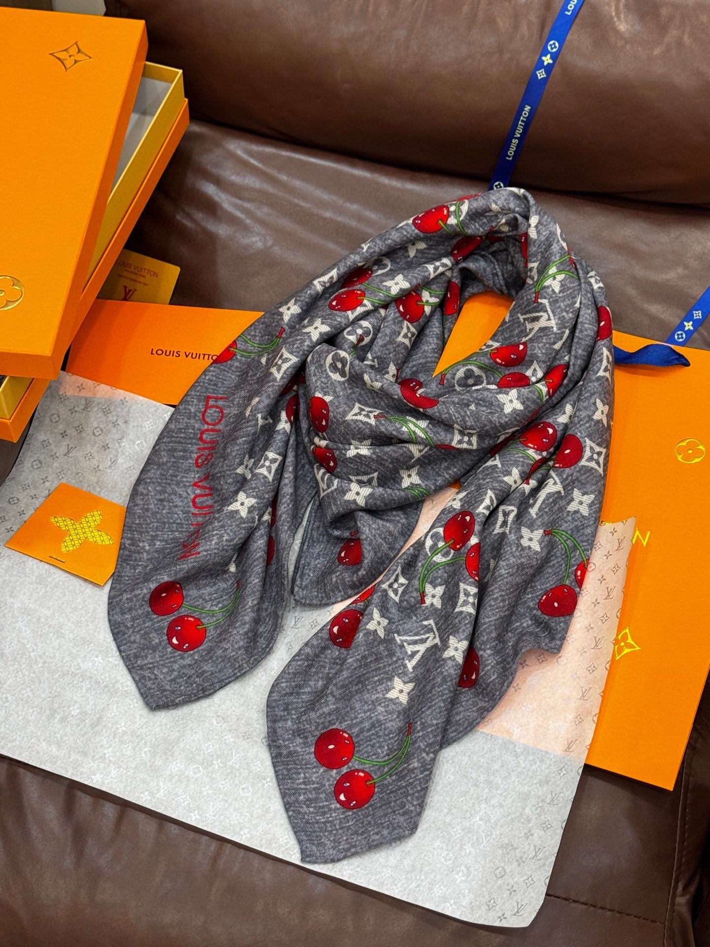 LV SCARF 140 CM IN SILK-CASHMERE BLEND 737270