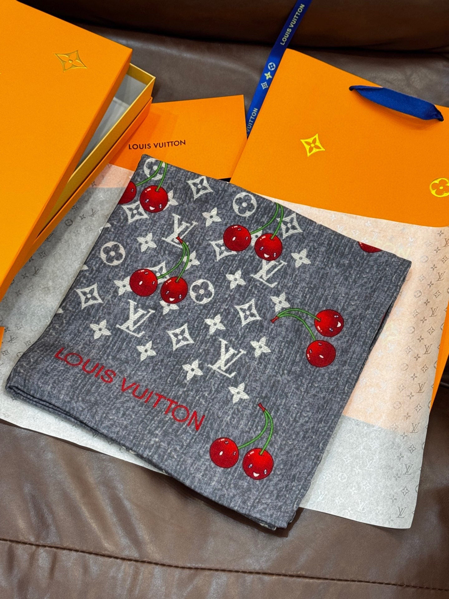 LV SCARF 140 CM IN SILK-CASHMERE BLEND 737270