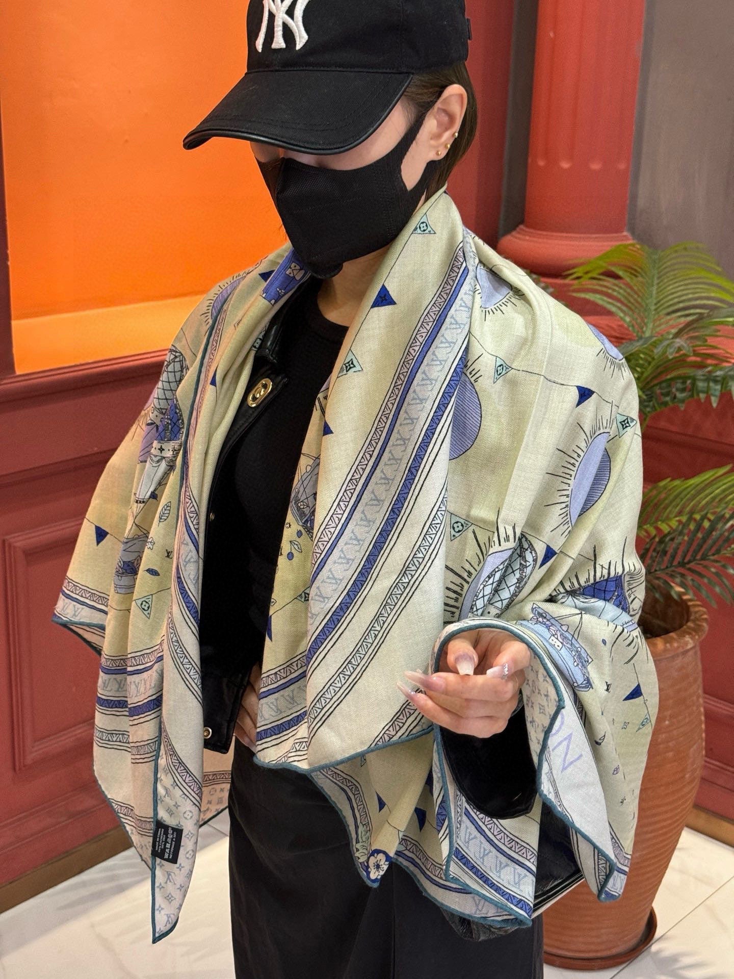 LV SCARF 140 CM IN SILK-CASHMERE BLEND 737274