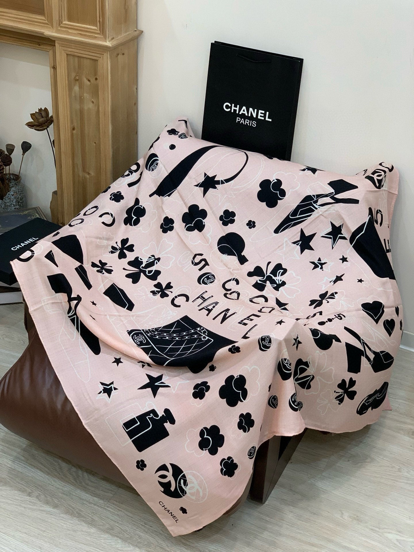 CHANEL 25S SCARF 140 IN SILK AND CASHMERE 932003