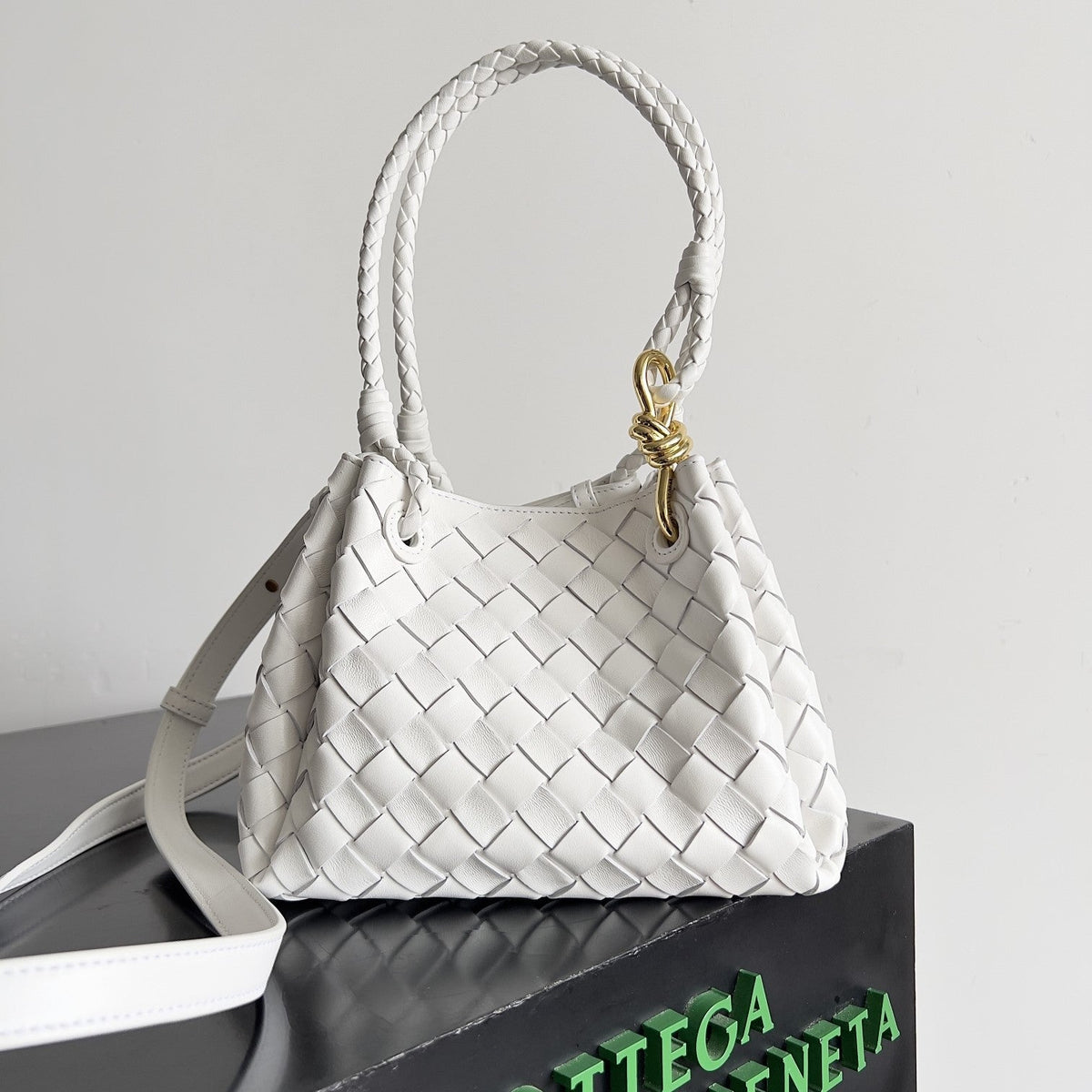 BV Small Parachute 21 White Lambskin Ghw