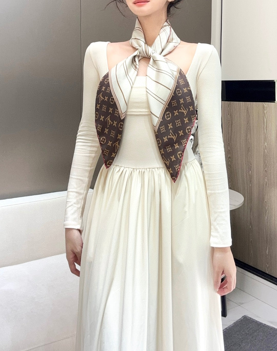 LV SCARF 90 CM IN SILK 737304