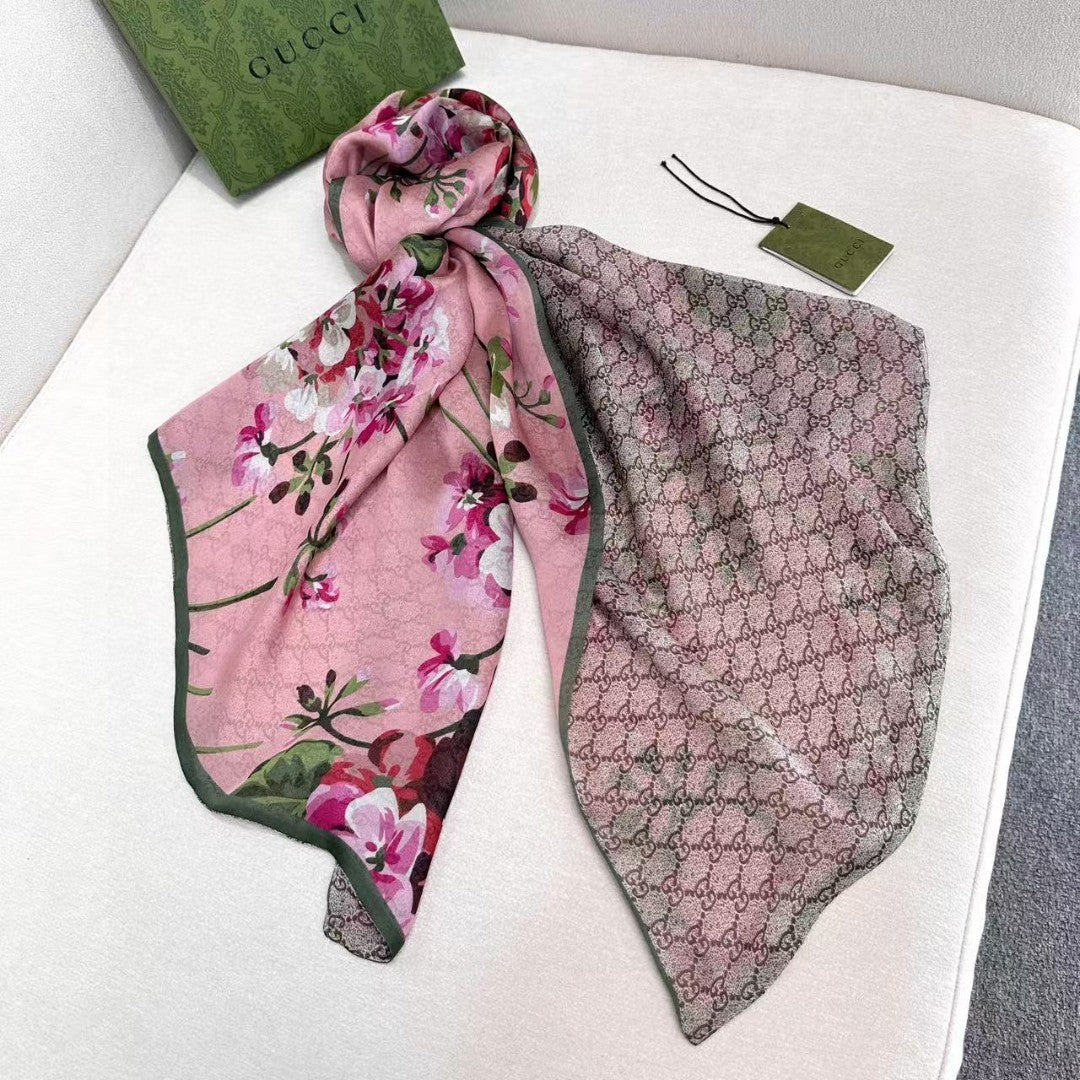 GUCCI 25S SCARF 180 IN SILK 655933