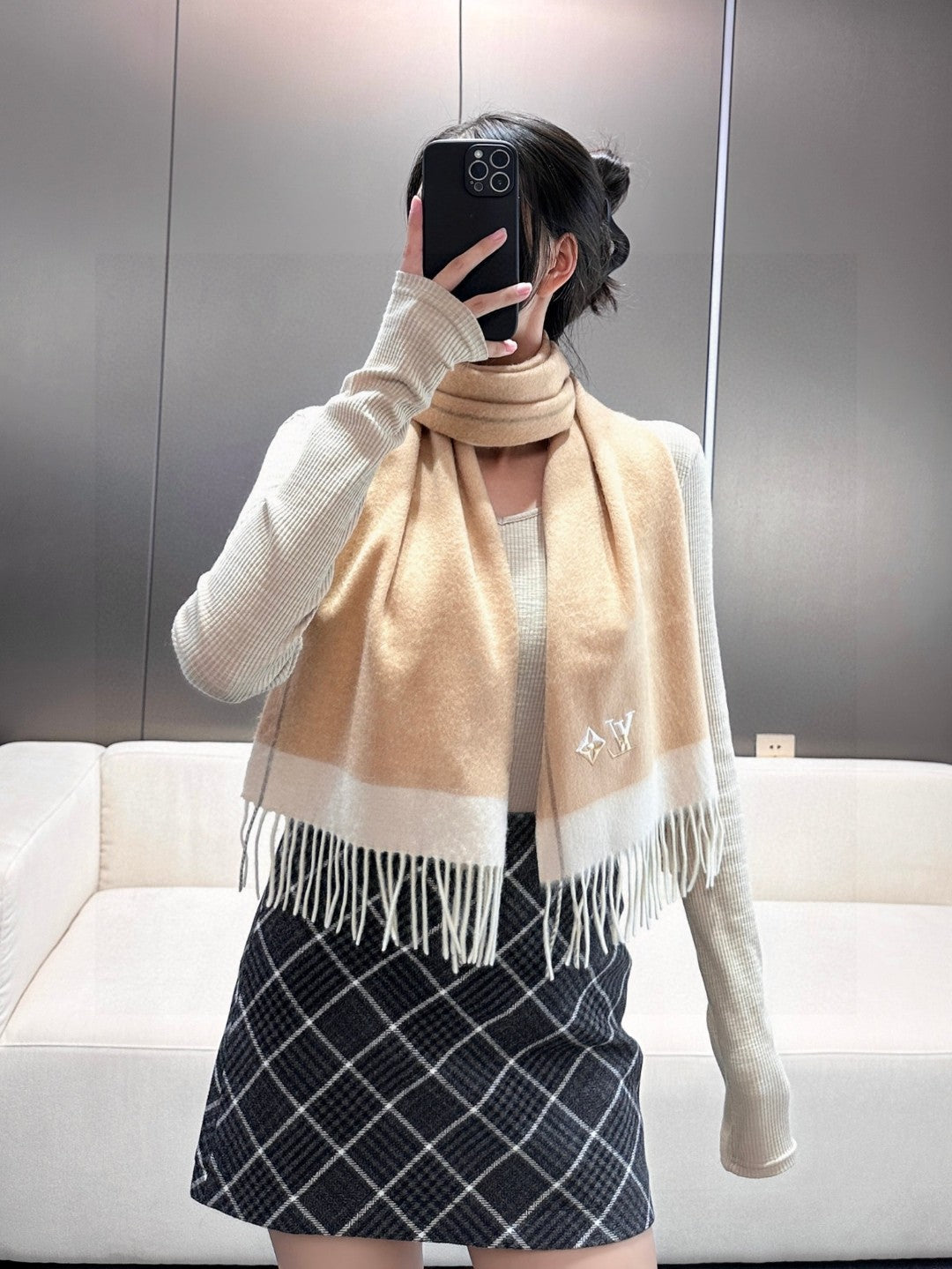 LV SCARF 180 CM IN CASHMERE 700794