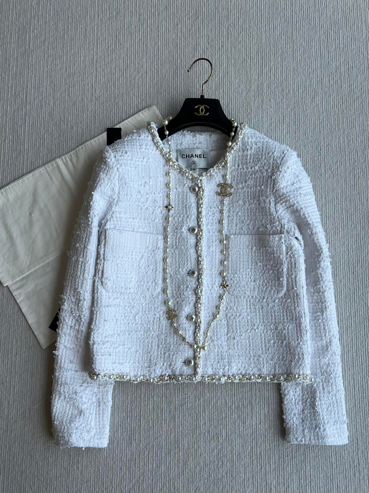 Chanel 25P Cardigan White Tweed With Pearl 234889