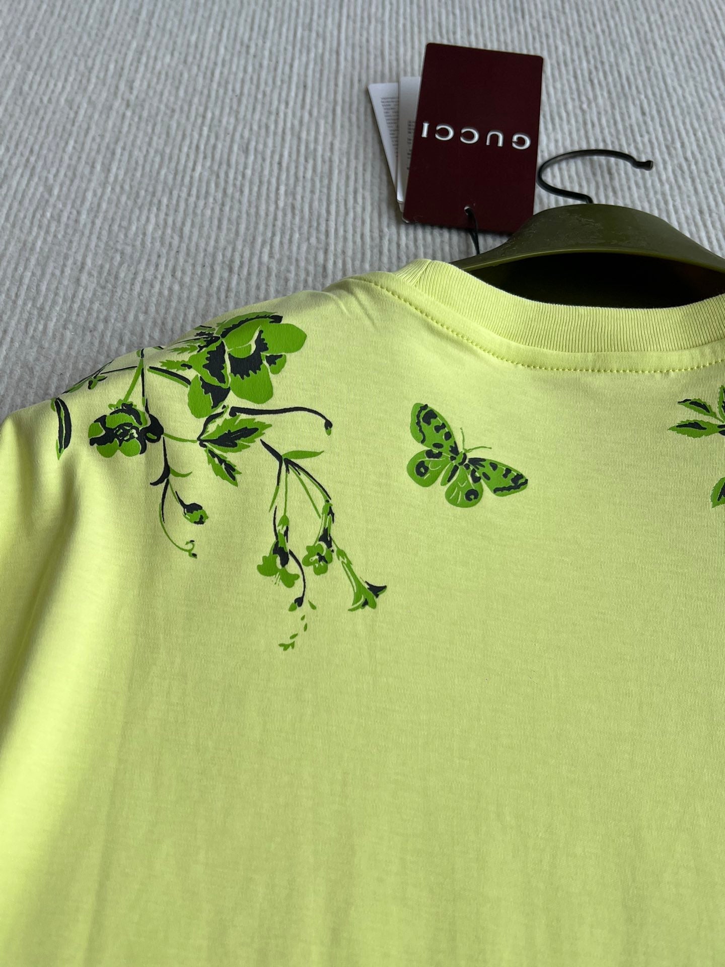 GUCCI SHORT SLEEVE LOGO PRINTED T-SHIRT 275722