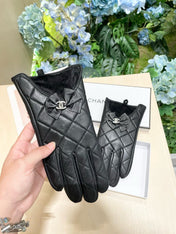 GLOVES IN BLACK LAMBSKIN 462417