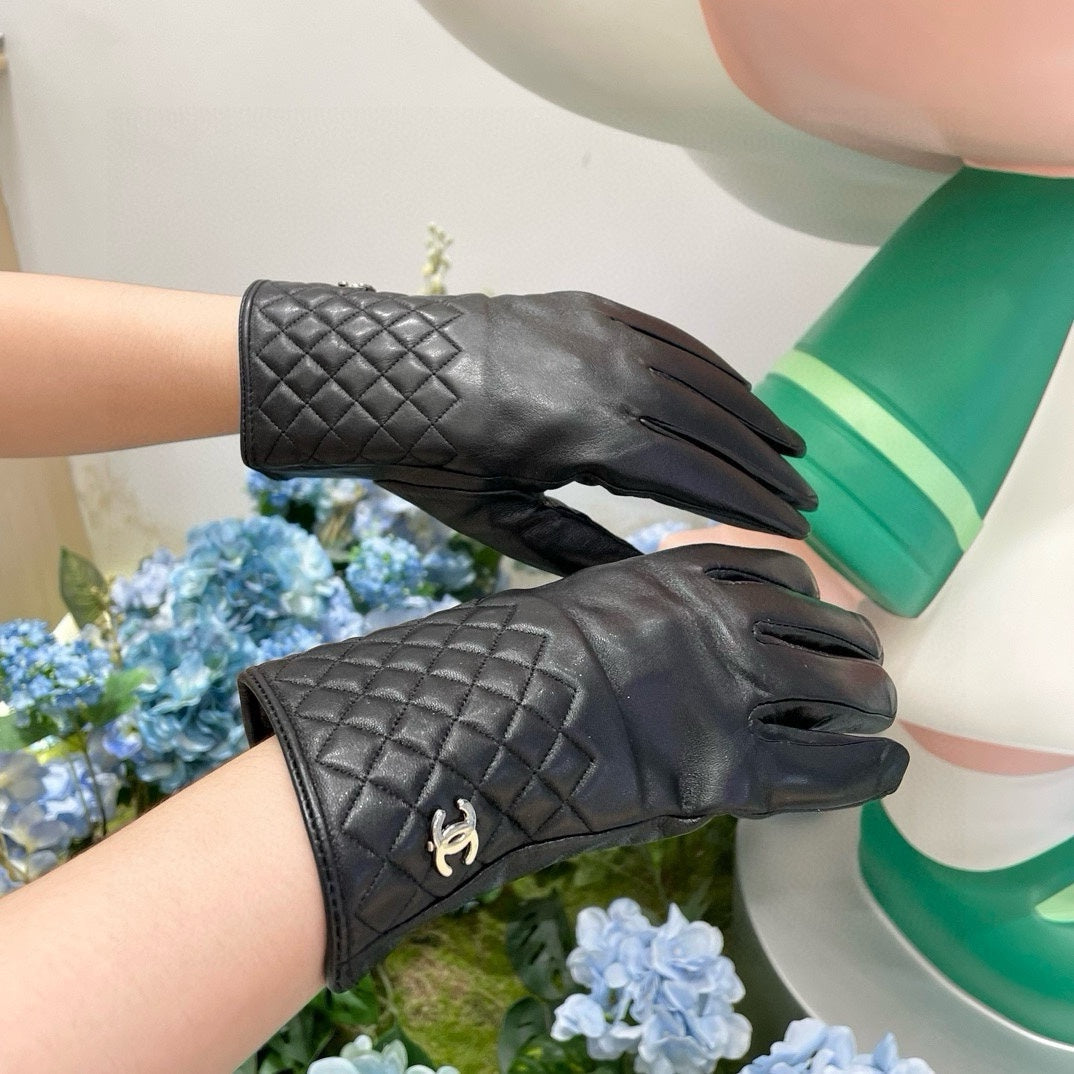 GLOVES IN BLACK LAMBSKIN 463825