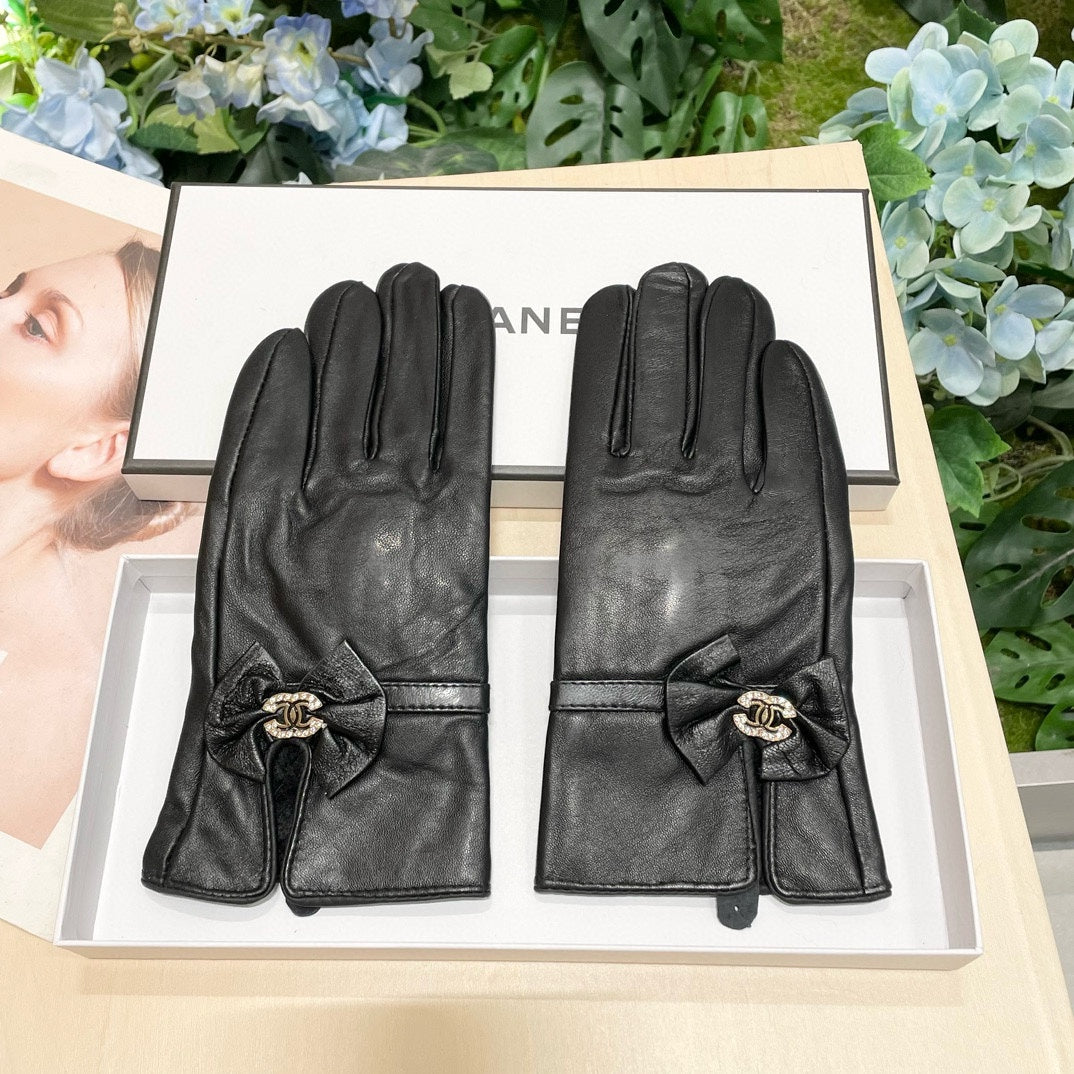 GLOVES IN BLACK LAMBSKIN 464978