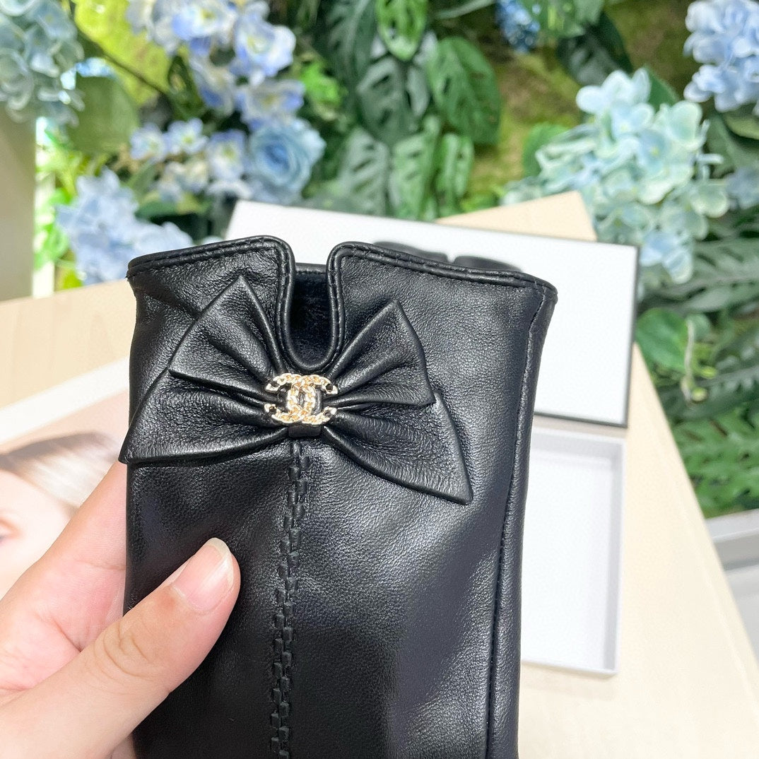 GLOVES IN BLACK LAMBSKIN 464983