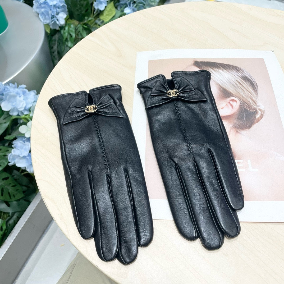 GLOVES IN BLACK LAMBSKIN 464983