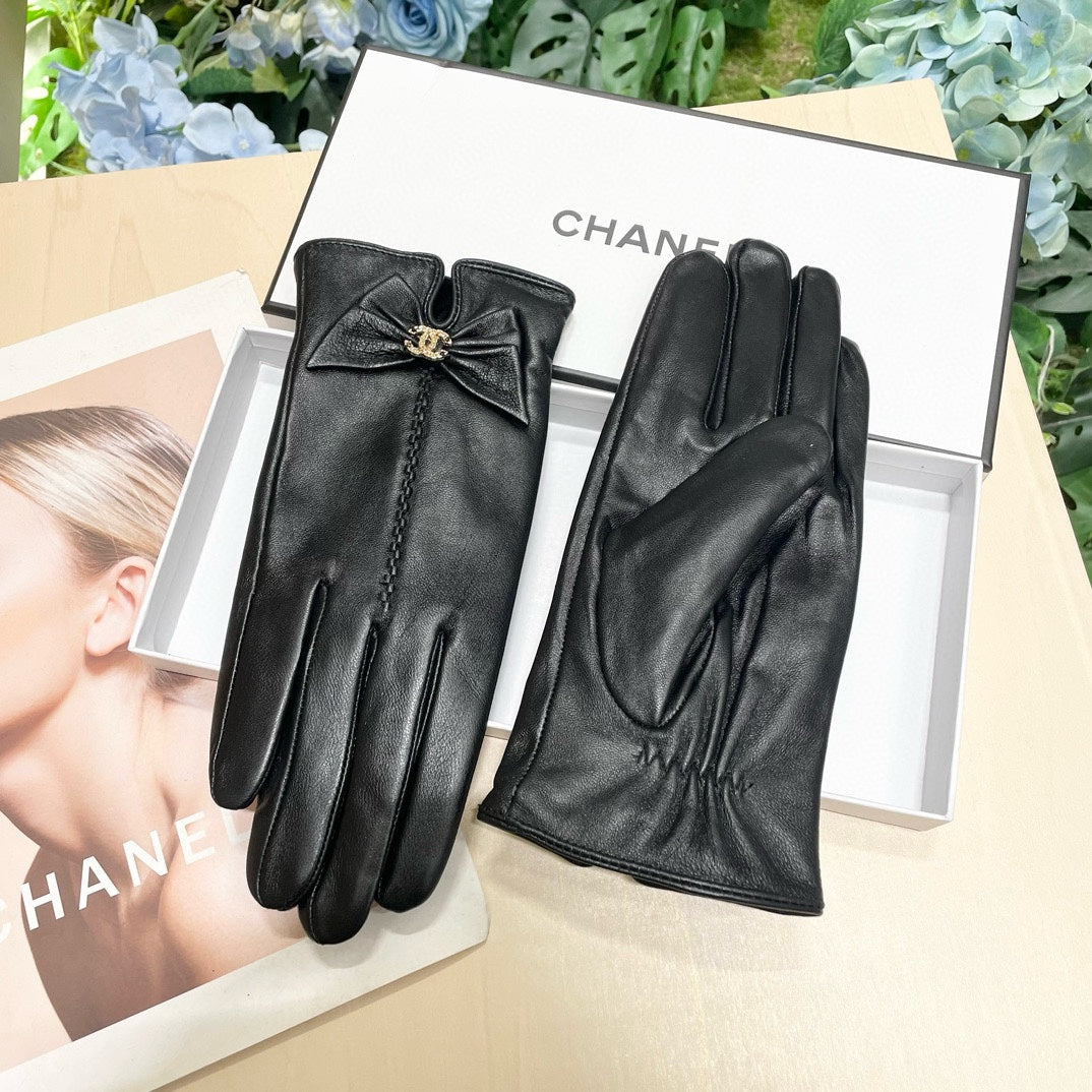 GLOVES IN BLACK LAMBSKIN 464983
