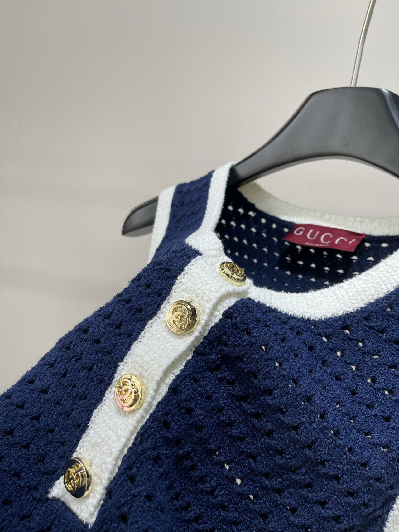 GUCCI PULLOVER KNIT DRESS WITH CUT-OUT DESIGN 276061