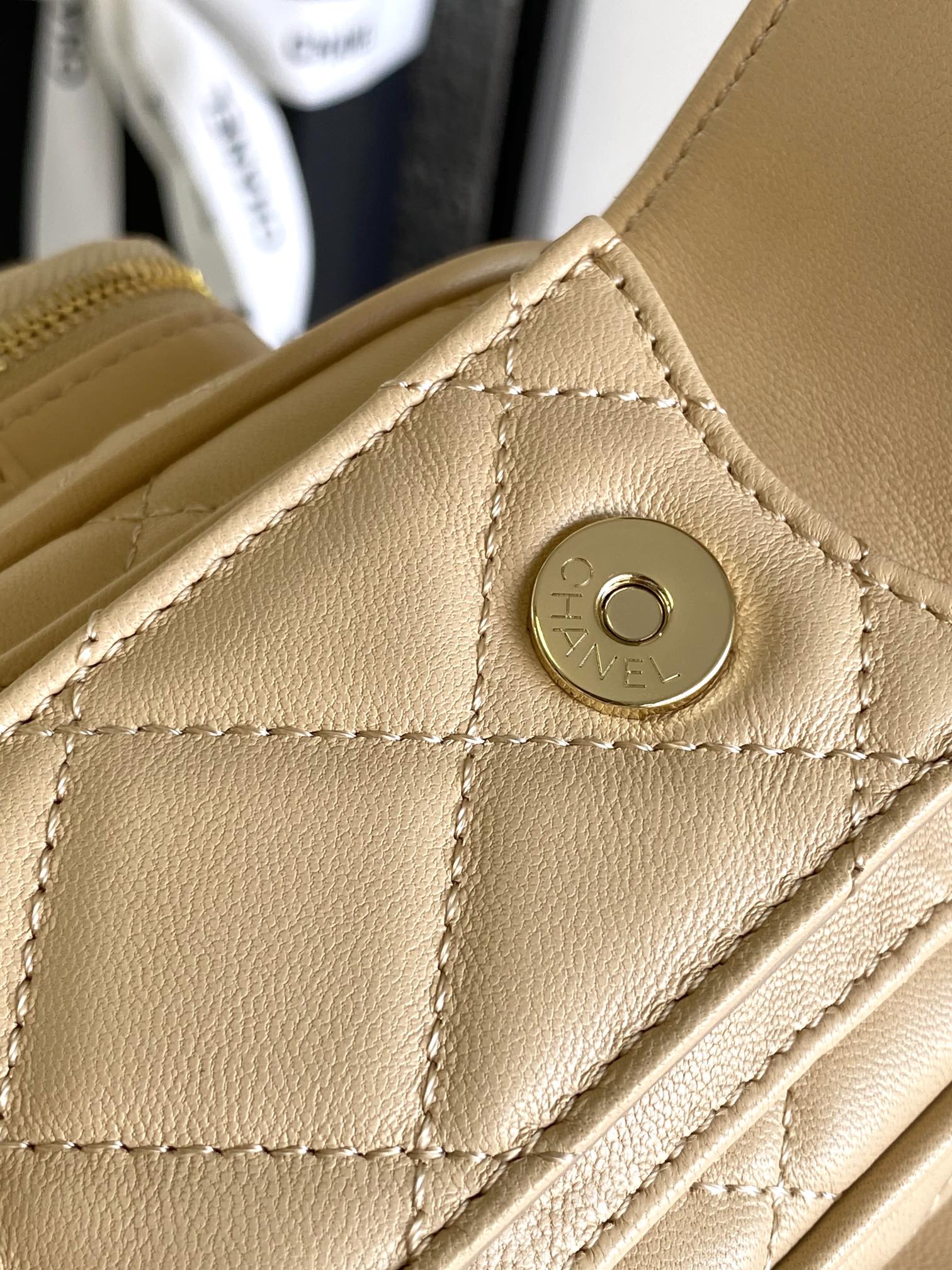 CHANEL 25S CAMERA BAG 23 IN BEIGE LAMBSKIN WITH GOLD HARDWARE