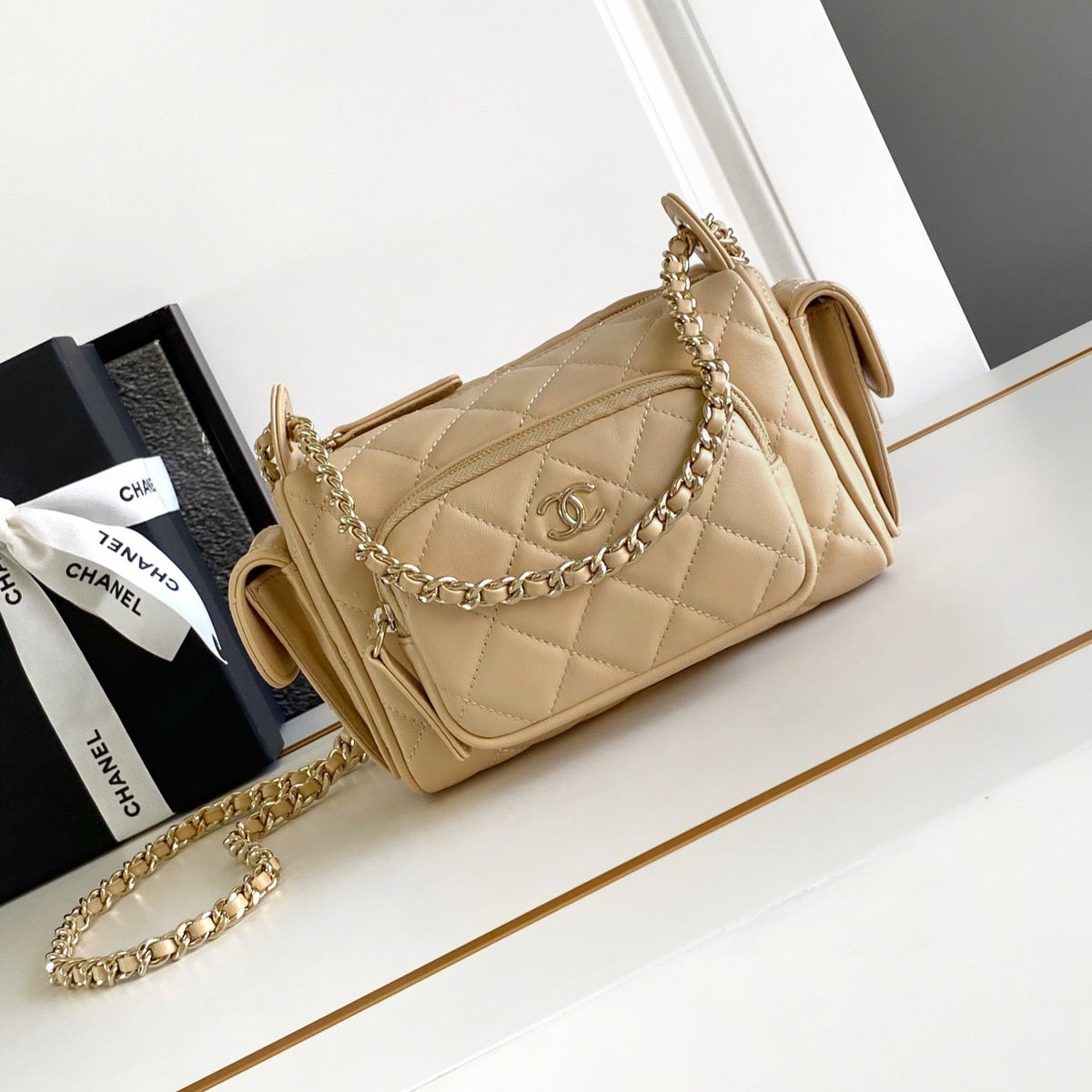 CHANEL 25S CAMERA BAG 23 IN BEIGE LAMBSKIN WITH GOLD HARDWARE