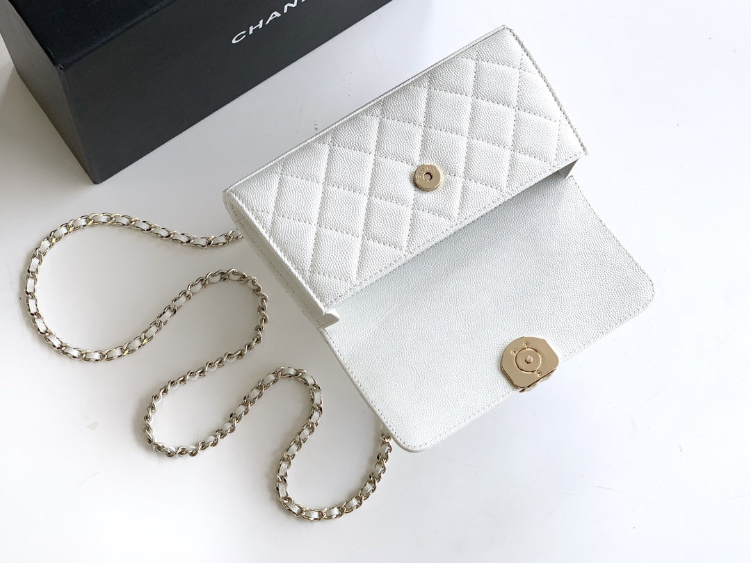 CHANEL 25S KELLY BAG 18 IN WHITE CAVIAR LEATHER WITH GOLD HARDWARE