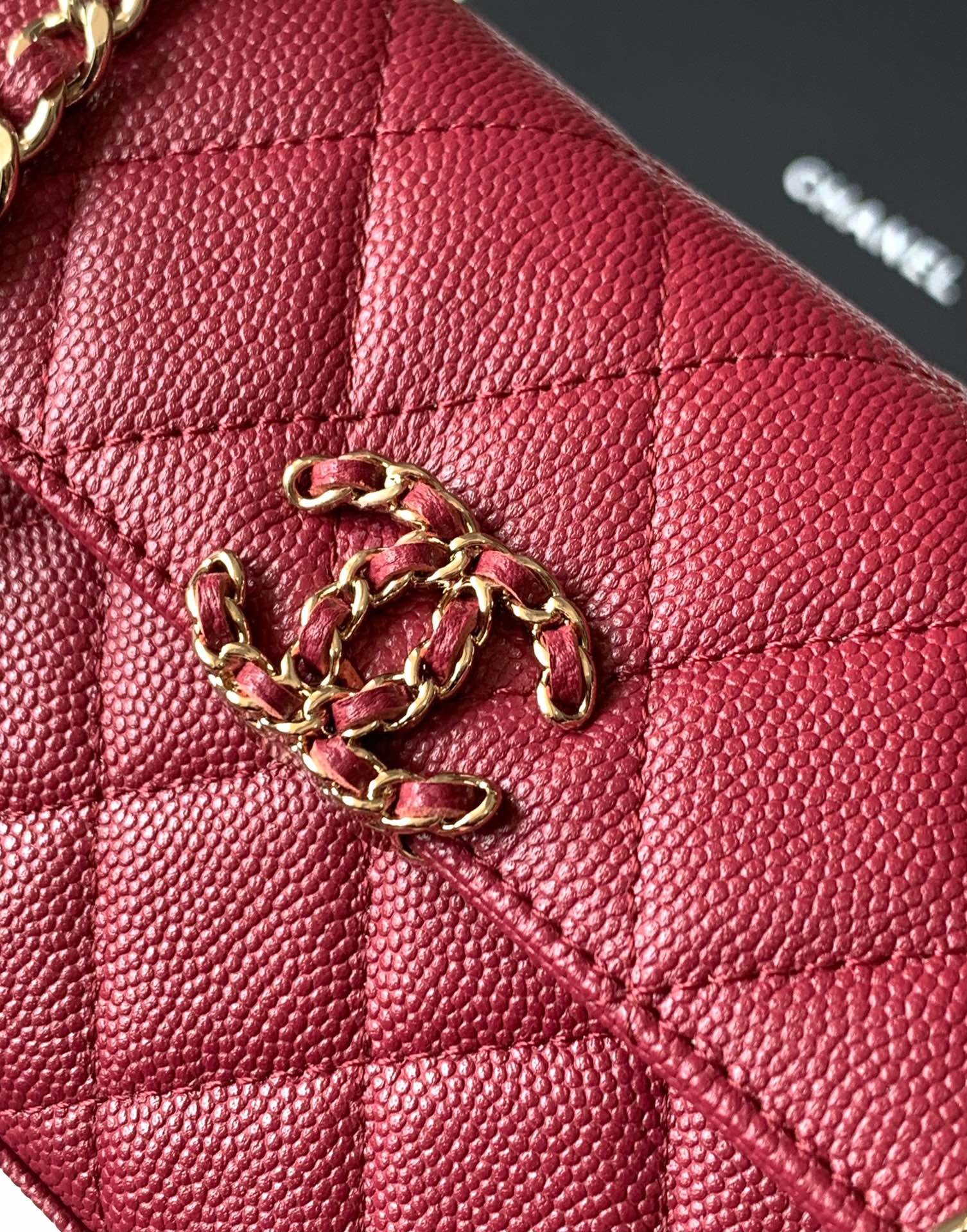 CHANEL 25S KELLY BAG 18 IN DARK RED CAVIAR LEATHER WITH GOLD HARDWARE