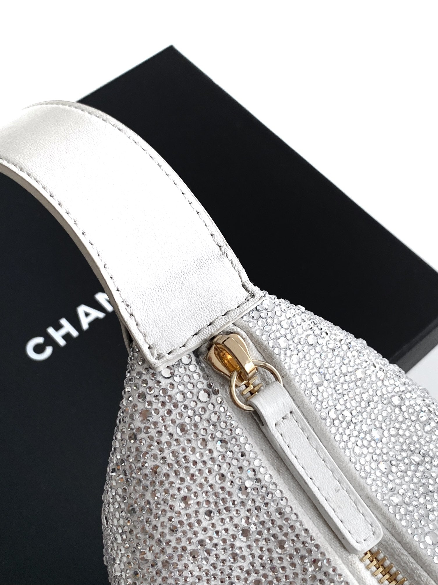 CHANEL 25S SHOPPING BAG 18 CM IN SILVER RHINESTONE-STUDDED