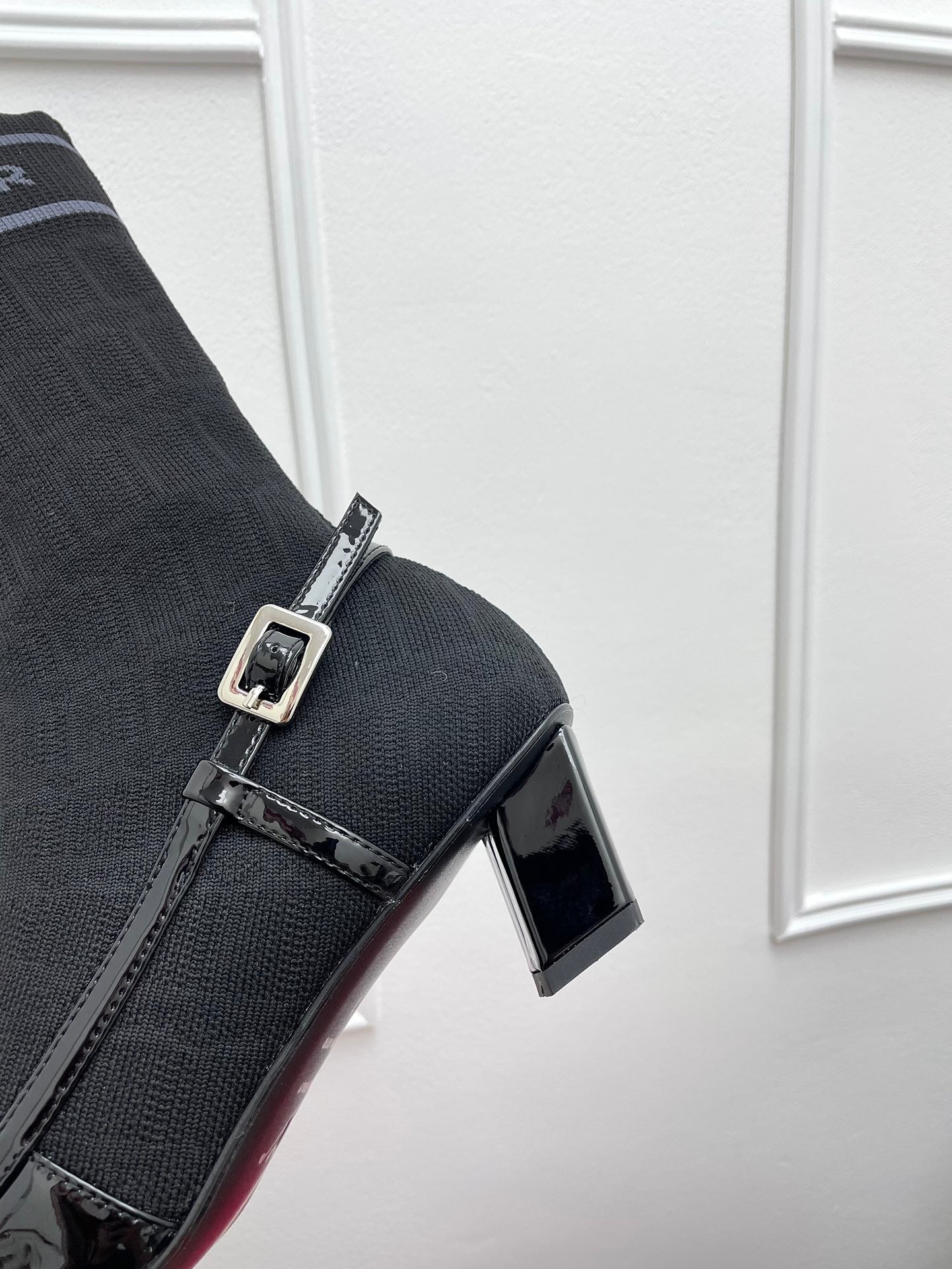 BELLE VIVIER SOCK LACQUERED BUCKLE ANKLE BOOTS IN BLACK PATENT CALFSKIN SOCK UPPER FABRIC