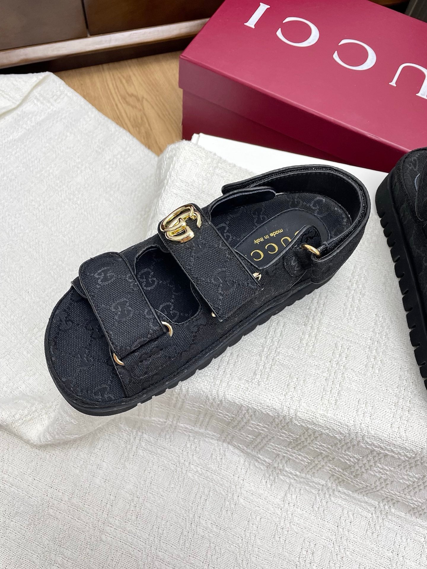 GG CLASSIC SANDALS 25S IN BLACK FABRIC WITH GOLD HARDWARE