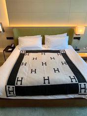 TIGRE BAYADERE BLANAVALON III THROW BLANKET IN BLACK CASHMERE 407142