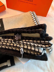 TIGRE BAYADERE BLANAVALON III THROW BLANKET IN BLACK CASHMERE 407142