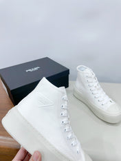 HIGH-TOP SEANKERS IN WHITE CANVAS