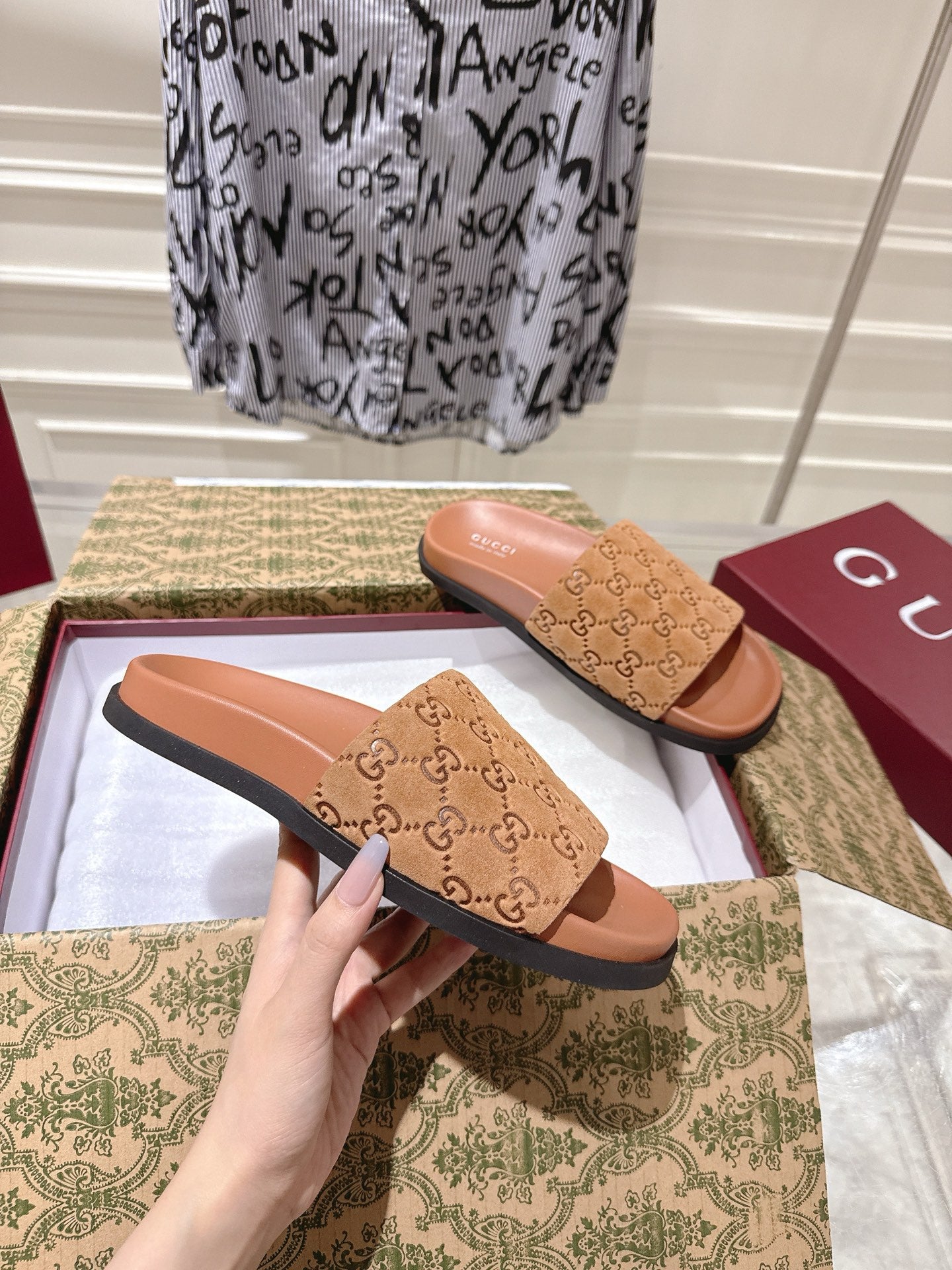 GG SLIDES IN BURNT ORANGE SUEDE WITH EMBOSSED LOGO STYLE 5