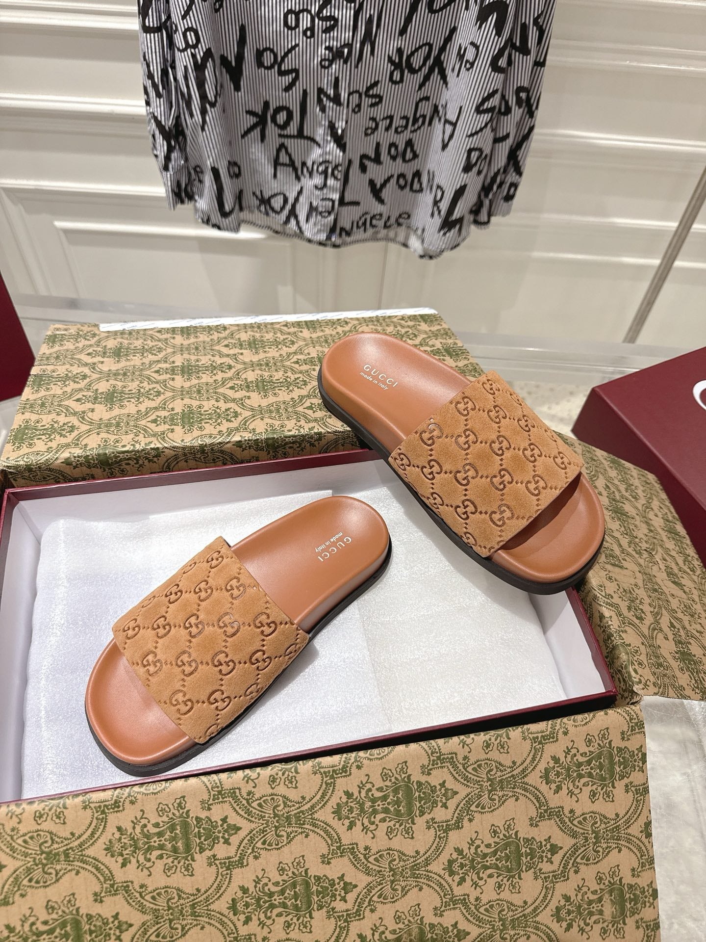 GG SLIDES IN BURNT ORANGE SUEDE WITH EMBOSSED LOGO STYLE 5