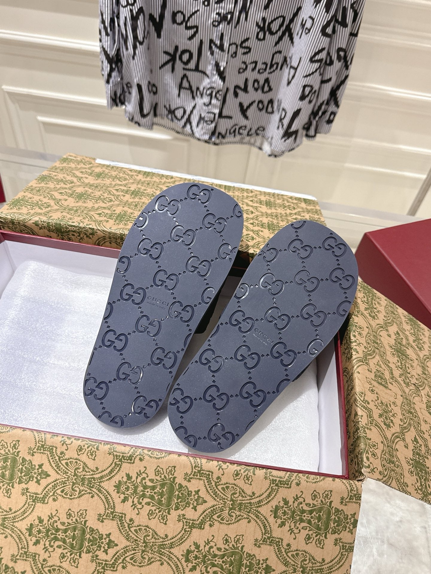 GG SLIDES IN NAVY BLUE SUEDE WITH EMBOSSED LOGO STYLE 4