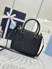 PRADA 25S GALLERIA MEDIUM BAG 20 IN BLACK CALFSKIN GOLD HARDWRE