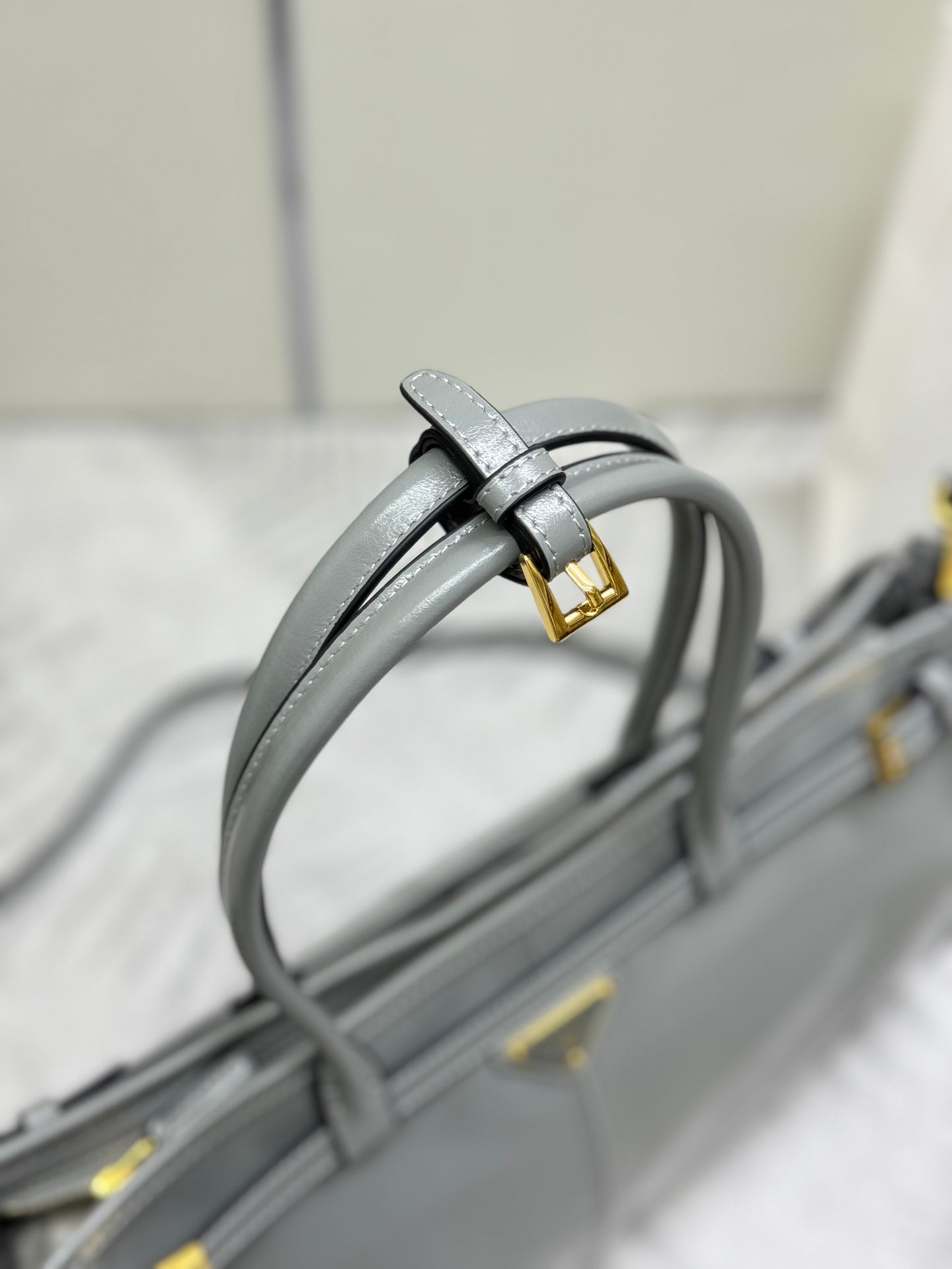 PRADA 25S BONNIE LARGE HANDBAG 38 IN GRAY GLOSSY CALFSKIN GOLD HARDWRE