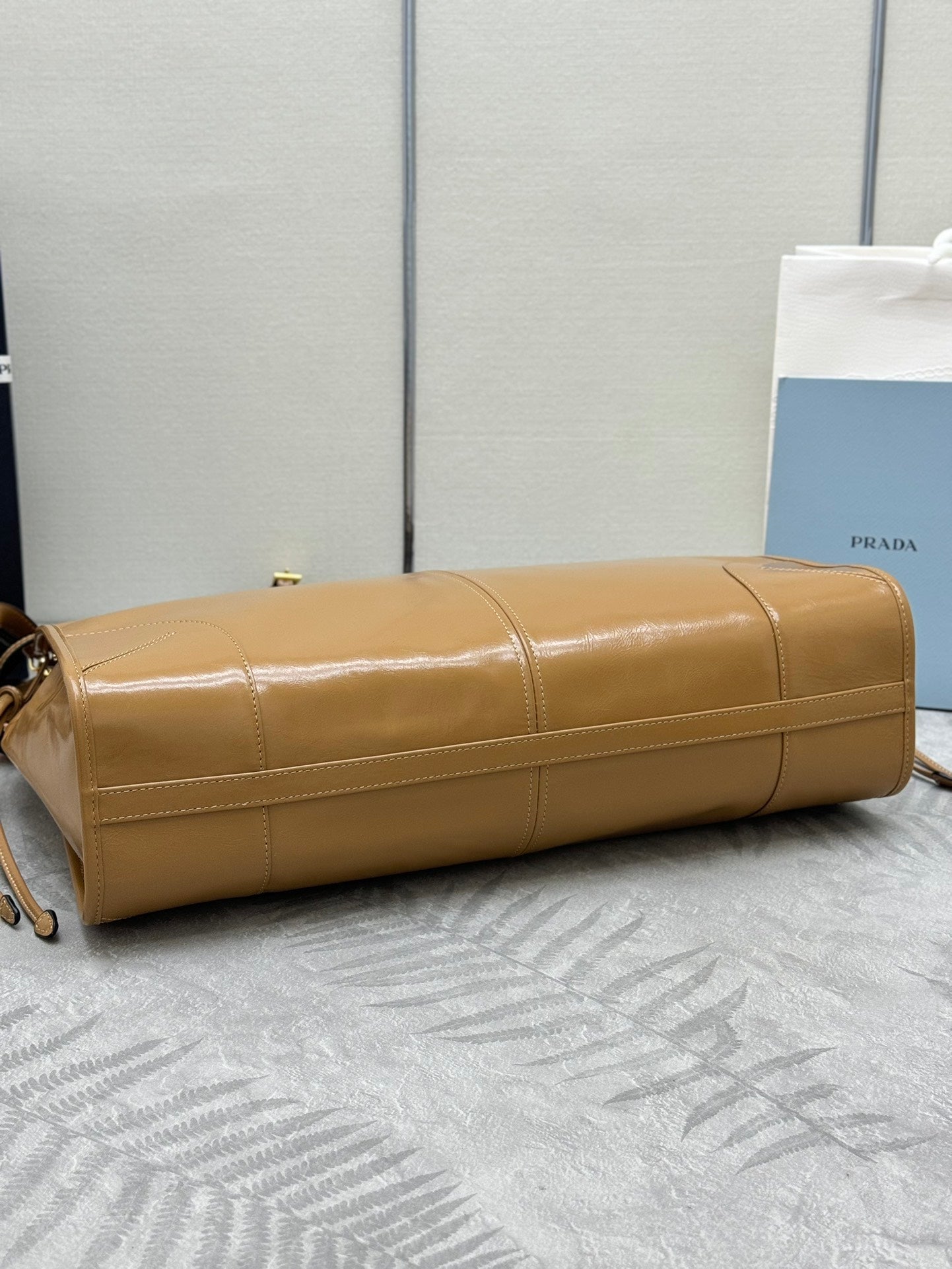 PRADA 25S LUX SOFT BAG 42 IN CARAMEL GLOSSY CALFSKIN GOLD HARDWARE