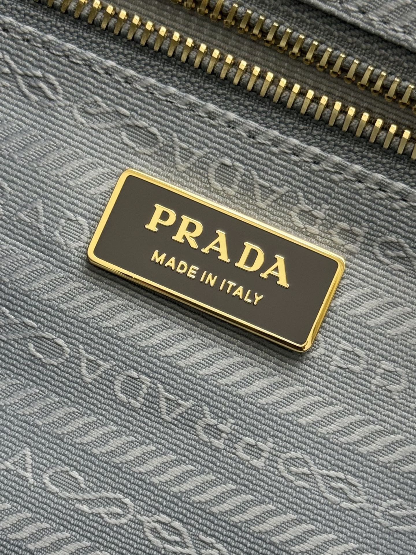 PRADA 25S LUX SOFT BAG 42 IN GRAY GLOSSY CALFSKIN GOLD HARDWRE