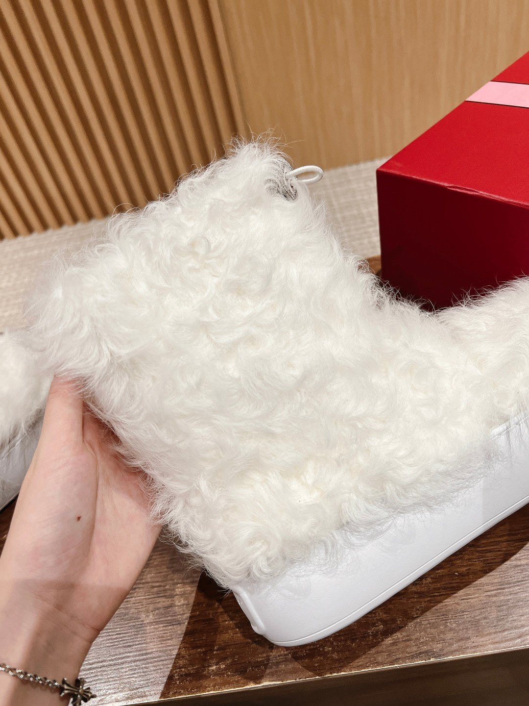 VIV' RANGERS SHEARLING ANKLE BOOT IN WHITE SHEEPSKIN