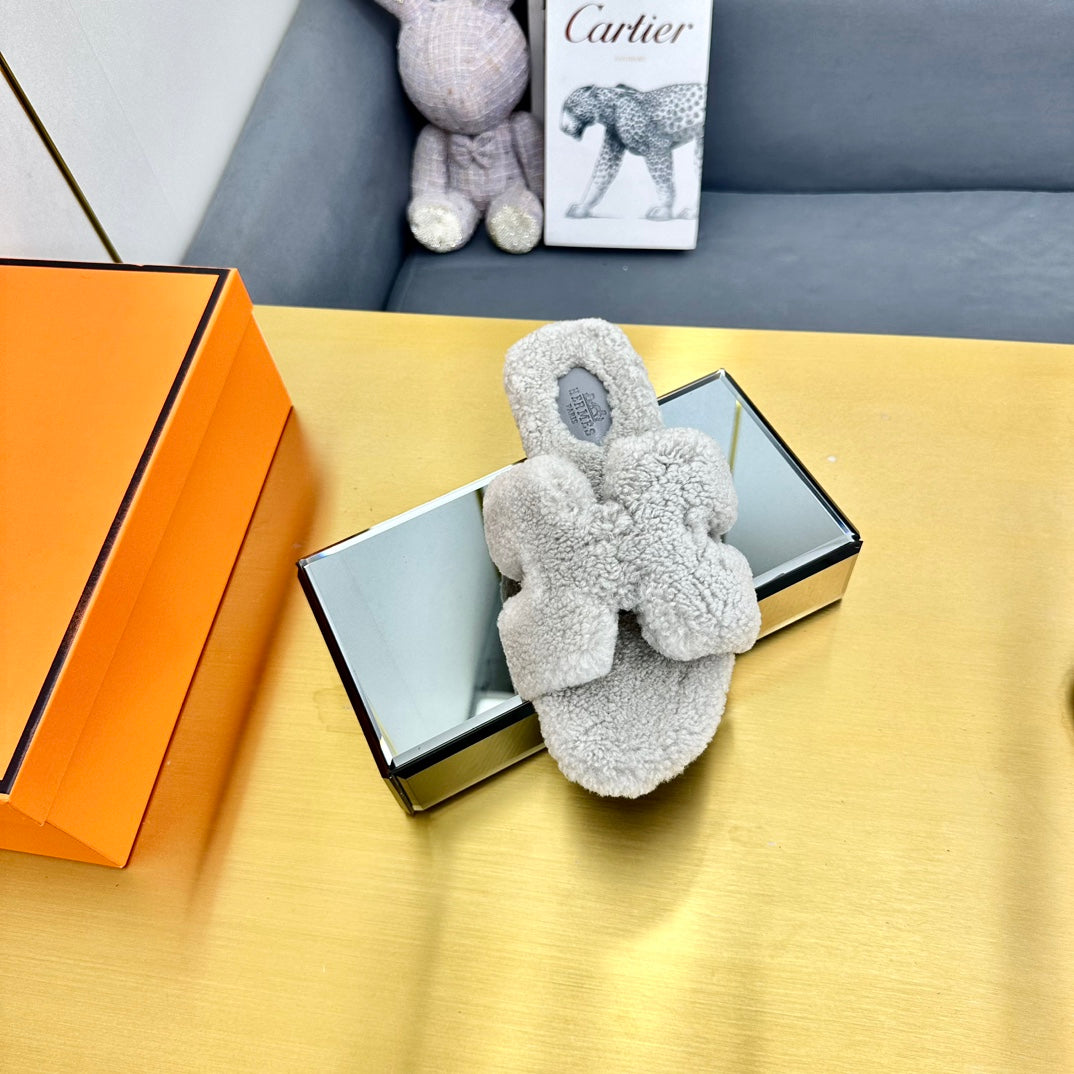 0RAN SHEARLING SANDALS PALE GRAY