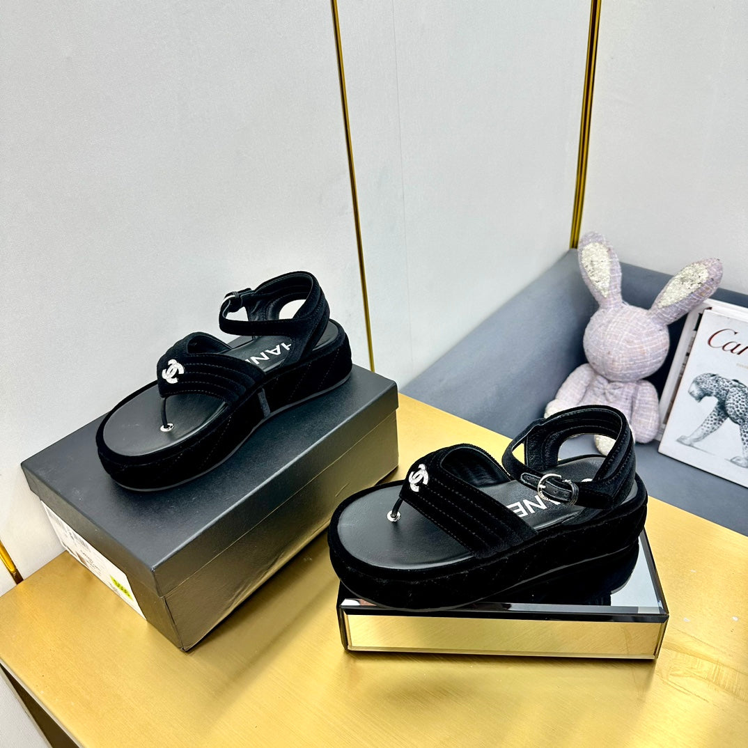 GROSGRAIN SANDAL IN BLACK VELVET