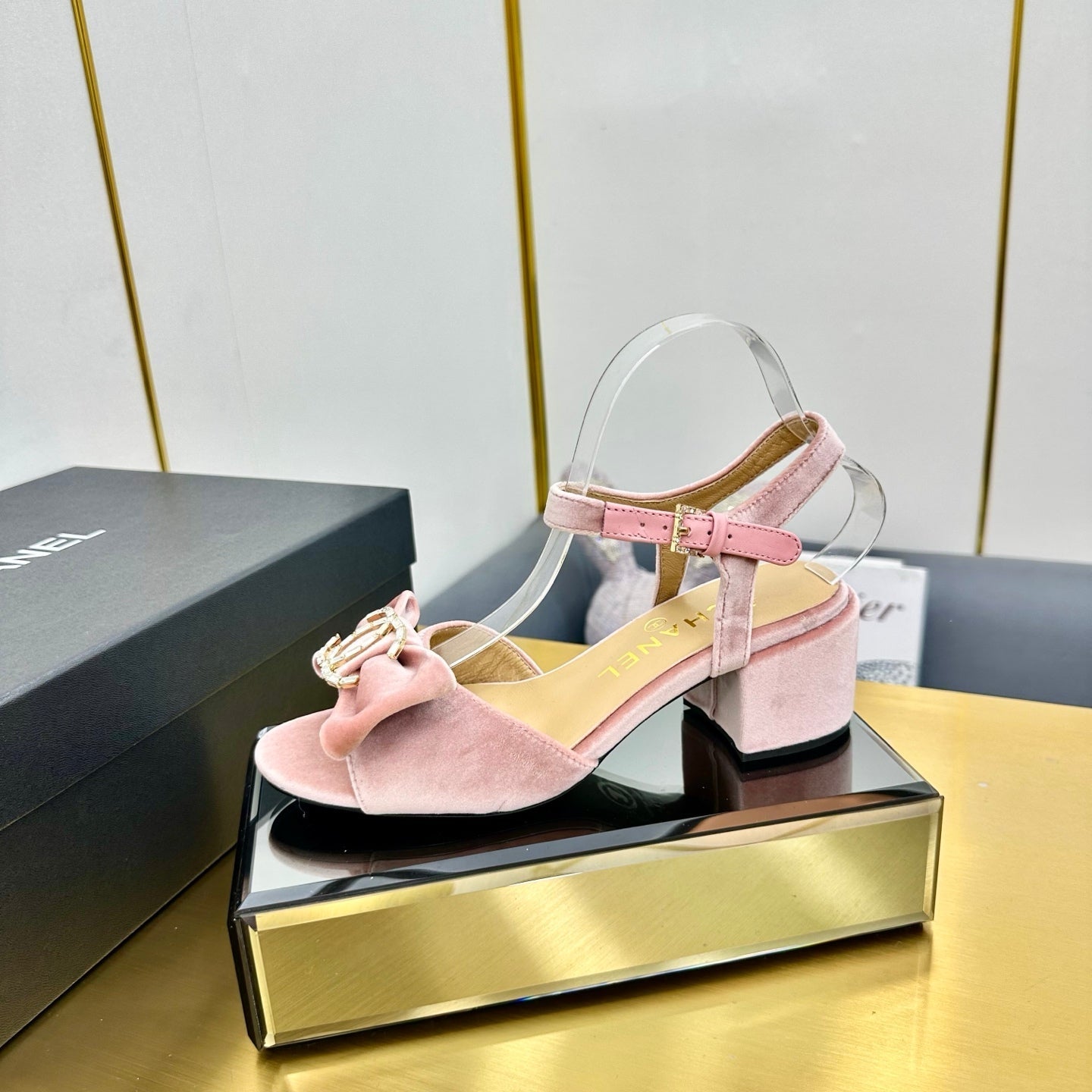 BOWKNOT RHINESTONES MID HEEL SANDAL IN LIGHT PINK VELVET