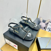 CC SANDAL 25S IN BLACK CALFSKIN WITH GOLD HARDWARE