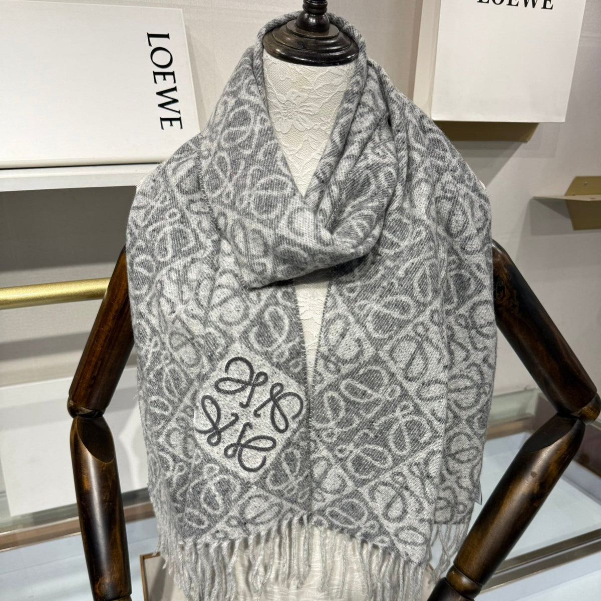 LOEWE 25S SCARF 180 IN CASHMERE WOOL 706574