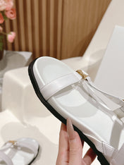 MAUD SANDAL WITH TRIOMPHE IN WHITE CALFSKIN