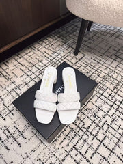 MID HEEL MULES IN WHITE SHEEPSKIN