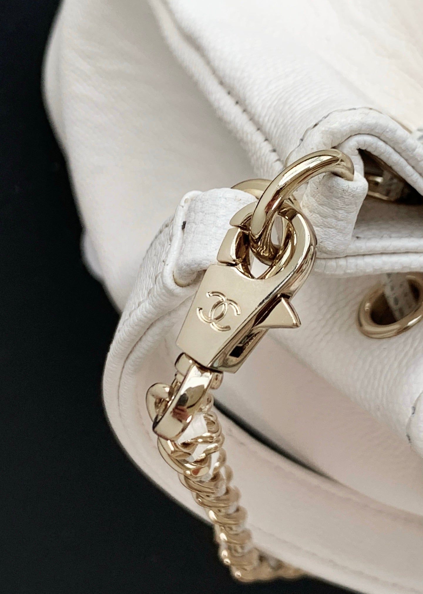 CHANEL 25S MINI BUCKET BAG 12 IN WHITE CALFSKIN GOLD HARDWARE